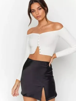 Haut court tendance avec cardigan en tricot à manches longues et épaules dénudées à boutons sur le devant pour femme 2026