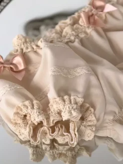 Haut beige clair à manches courtes en polyester