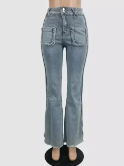 Jean évasé à poches plaquées et détails tressés pour femme - Bleu clair rétro bohème taille haute - Collection printemps 2026