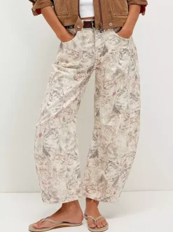 Jean à imprimé chat pour femme - Pantalon en denim beige neutre style rétro à jambes larges en forme de fer à cheval - Collection printemps-été 2026