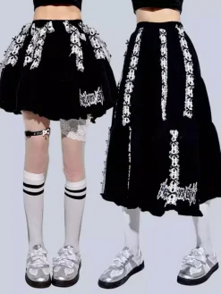 Jupe Lolita en dentelle brodée de ruban jupe trapèze noire pliable longue