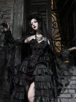 Jupe Lolita gothique noire et rouge SK à volants et taille haute avec traîne spectaculaire