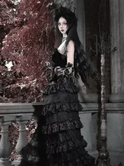 Jupe Lolita gothique noire et rouge SK à volants et taille haute avec traîne spectaculaire
