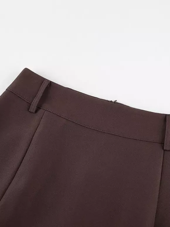 Jupe midi droite taille haute fendue sur le devant en dentelle