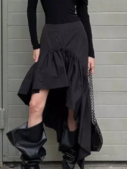 Jupes noires courtes asymétriques pour femmes