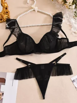 Linge de Mariée Ensemble soutien-gorge et culotte blancs en dentelle à volants deux pièces pour la mariée