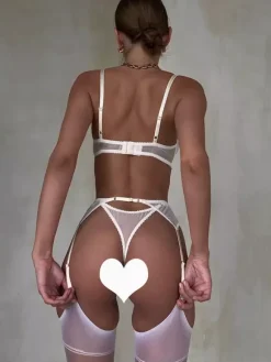 Linge de Mariée Ensemble de lingerie de mariée 3 pièces en dentelle blanche : soutien-gorge culotte et porte-jarretelles