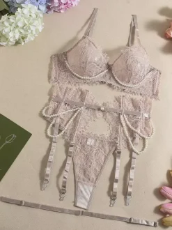 Linge de Mariée Ensemble de lingerie sexy 4 pièces en dentelle blanche avec soutien-gorge et culotte