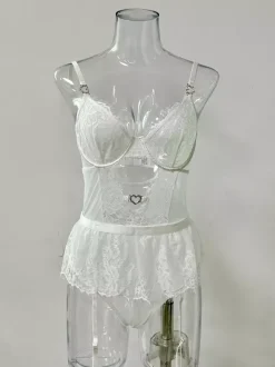 Lingerie en dentelle noire sexy pour femme