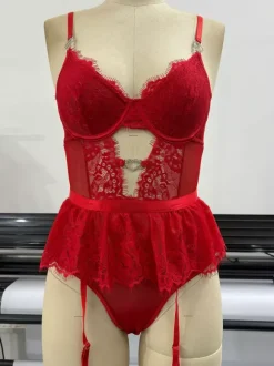 Lingerie en dentelle noire sexy pour femme