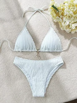 Maillot de bain bikini dos nu en tissu texturé pour l'été 2026