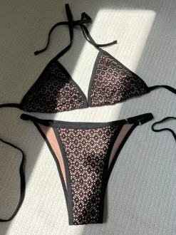 Maillot de bain deux pièces en dentelle à col licou pour femme modèle été 2026