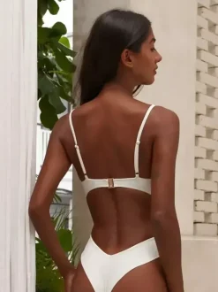 Maillot de bain une pièce pour femme détails métalliques noirs col bijou dos nu maillot de bain sexy d'été