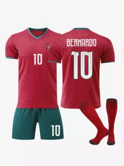 Maillot domicile de l'équipe du Portugal 2026 rouge et vert manches courtes ensemble 3 pièces pour adultes et enfants : n° 8 Fernandes n° 15 João Neves