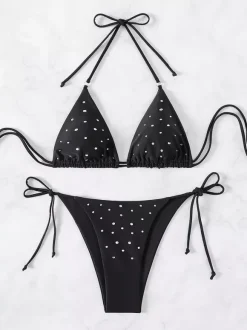 Maillot de bain bikini noir à lacets pour femme idéal pour l'été à la plage.