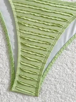 Maillot de bain bikini rayé à col en U et découpe à la taille pour l'été 2026