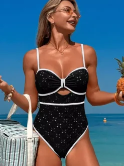 Maillot de bain une pièce à bretelles découpées pour l'été 2026