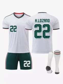 Maillot extérieur 3 pièces de l'équipe nationale de football du Mexique année 2026 pour adultes et enfants : Raul (n° 11) et Jimenez (n° 22).