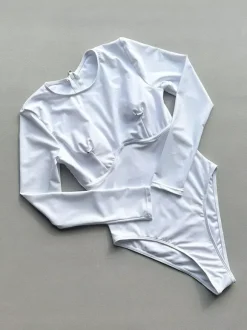 Maillots de bain une pièce pour femmes détails métalliques blancs col bijou maillots de bain d'été pour la plage