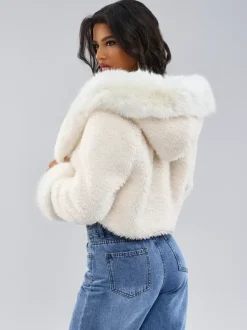 Manteau à capuche en fausse fourrure en blanc Veste courte d'hiver écologique pour femme 2026