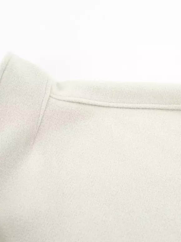 Manteau court femme à col montant - Veste crème coupe oversize - Tenues décontractées et minimalistes pour le printemps 2026