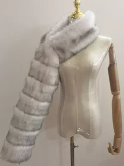 Manteau en fausse fourrure noir asymétrique pour femme