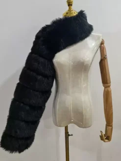 Manteau en fausse fourrure noir asymétrique pour femme