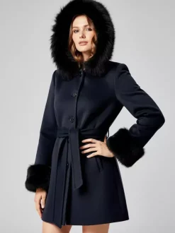 Manteau à capuche ceinturé en laine mélangée avec poignets en fausse fourrure noire pour femme 2026