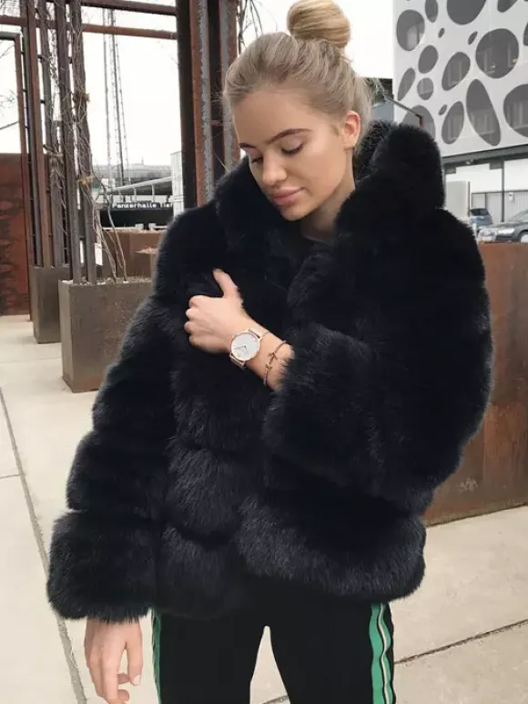 Manteau en fausse fourrure à capuche chaud court en peluche écologique pour femme hiver 2026
