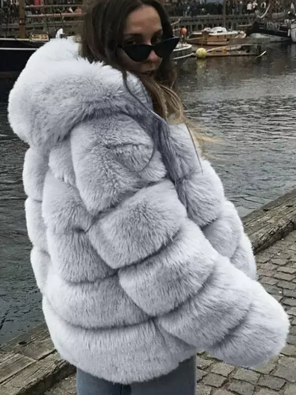 Manteau en fausse fourrure à capuche chaud court en peluche écologique pour femme hiver 2026