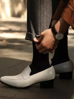 Mocassins à enfiler pour hommes chaussures habillées modernes à bout pointu en cuir de vache