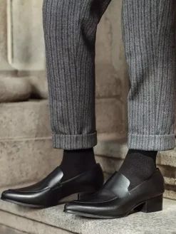 Mocassins à enfiler pour hommes chaussures habillées modernes à bout pointu en cuir de vache