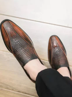 Mocassins classiques à enfiler pour hommes imprimés en cuir talons bas épais chaussures habillées rétro à bout pointu confortables légères et antidérapantes