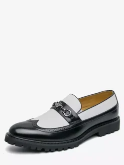 Mocassins à mors pour homme couleur contrastée noir et blanc à enfiler et à bout golf