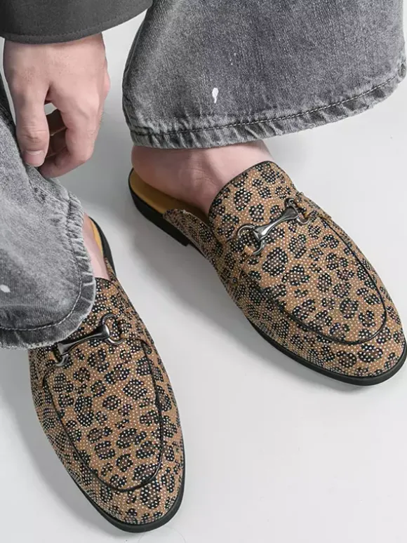 Mocassins mules pour hommes imprimé léopard bout rond détails métalliques sans talon