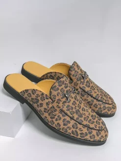 Mocassins mules pour hommes imprimé léopard bout rond détails métalliques sans talon