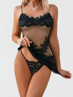 Nuisette en dentelle florale transparente mini-robe nuisette à fines bretelles et résille transparente