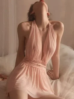 Nuisette sexy en dentelle rose dos nu et tulle style babydoll.