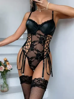 Nuisettes noires dos nu découpées pour femmes