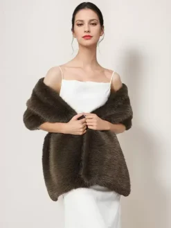 Poncho cape noir pour femme