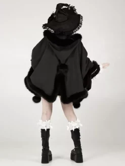 Poncho gothique Lolita en polyester blanc avec pompons pour l'automne