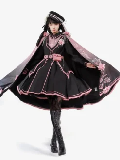 Poncho Lolita militaire Chaînes en polyester noir Brodé imprimé floral Vêtements d'extérieur Lolita