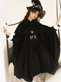Poncho gothique Lolita en polyester noir à volants vêtements d'extérieur Lolita d'hiver