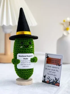 Poupée tête de citrouille tricotée à la main pour Halloween décoration de table avec chapeau amovible et carte-cadeau Amigurumi