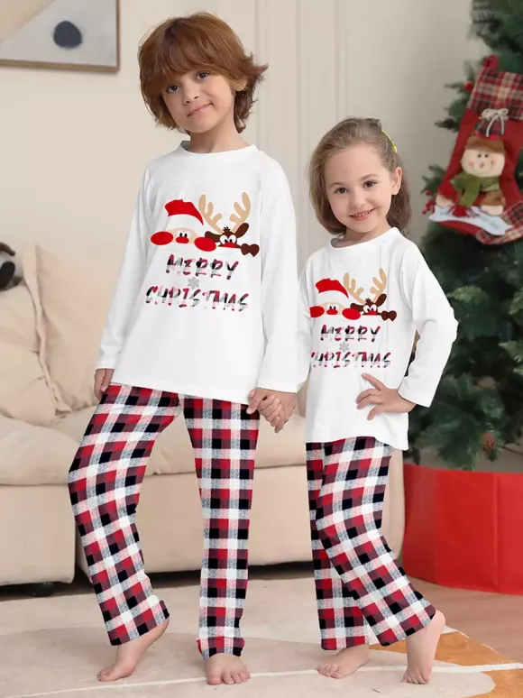 Pyjamas de Noël assortis pour toute la famille à carreaux imprimé rennes et Père Noël collection 2026