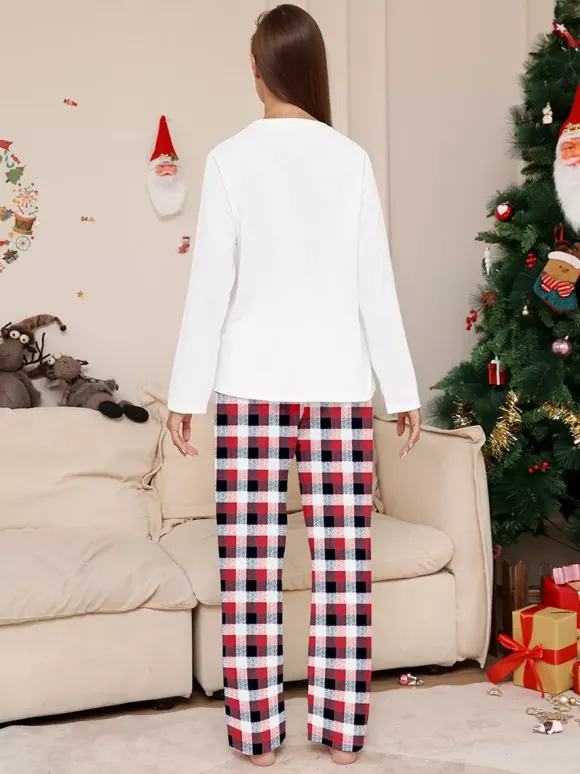 Pyjamas de Noël assortis pour toute la famille à carreaux imprimé rennes et Père Noël collection 2026