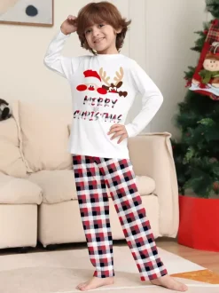 Pyjamas de Noël assortis pour toute la famille à carreaux imprimé rennes et Père Noël collection 2026