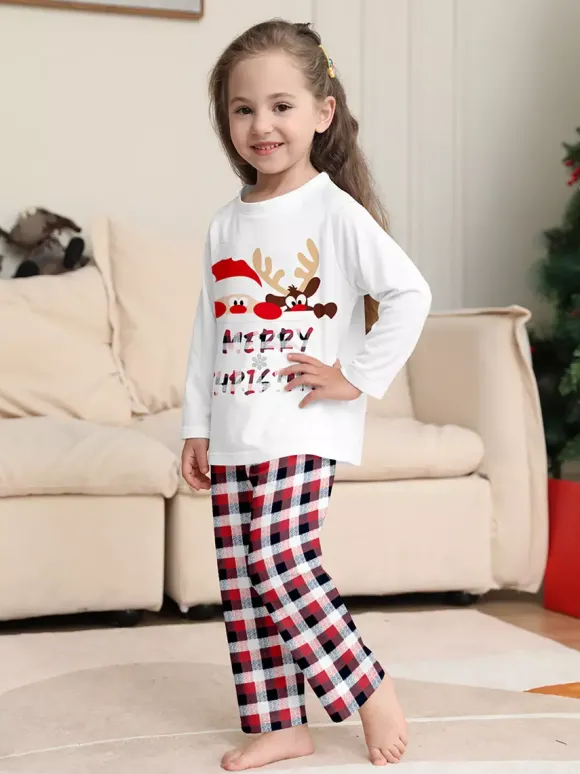 Pyjamas de Noël assortis pour toute la famille à carreaux imprimé rennes et Père Noël collection 2026