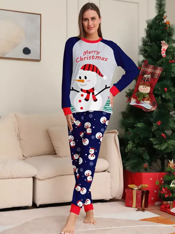 Pyjamas de Noël bleu marine à motif bonhomme de neige et bordure rouge collection 2026