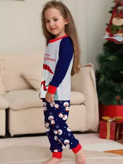 Pyjamas de Noël bleu marine à motif bonhomme de neige et bordure rouge collection 2026